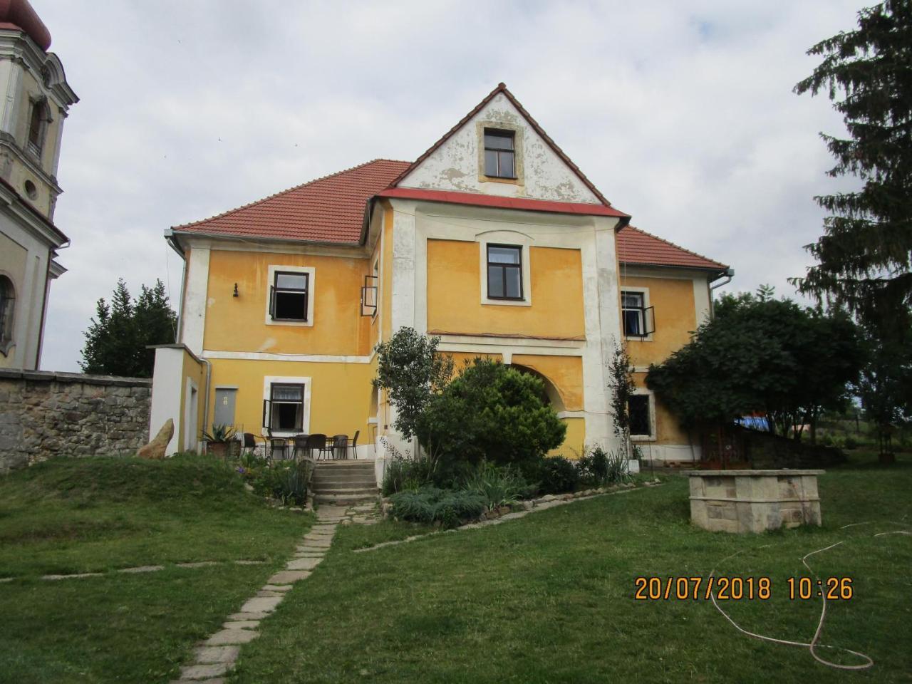Hotel Fara Choustnikovo Hradiste Exterior foto